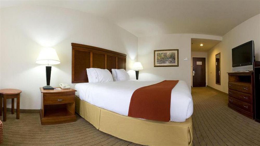 Holiday Inn Express & Suites Dyersburg, An Ihg Hotel Ngoại thất bức ảnh